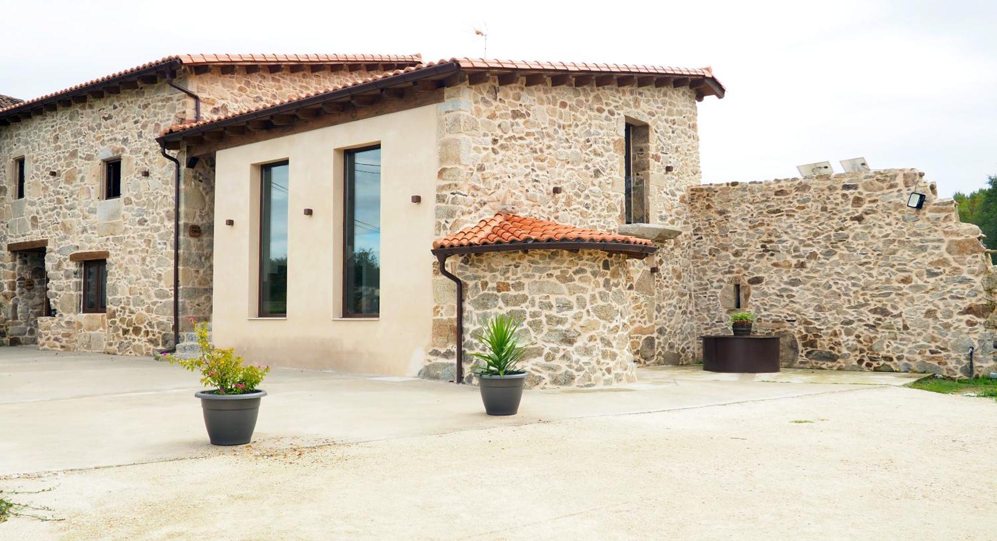 Apartamentos Muralla Sacra Sober Εξωτερικό φωτογραφία