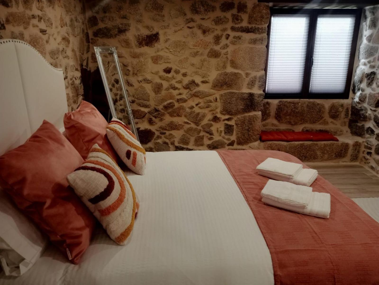 Apartamentos Muralla Sacra Sober Εξωτερικό φωτογραφία